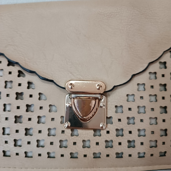 Sold🚫Sling and wallet set - Picture 5 of 12